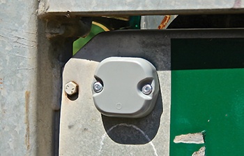 RA750M 遠讀距、廣讀角、全頻段 堅固耐用 UHF RFID 標籤